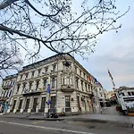 Antique Hostel